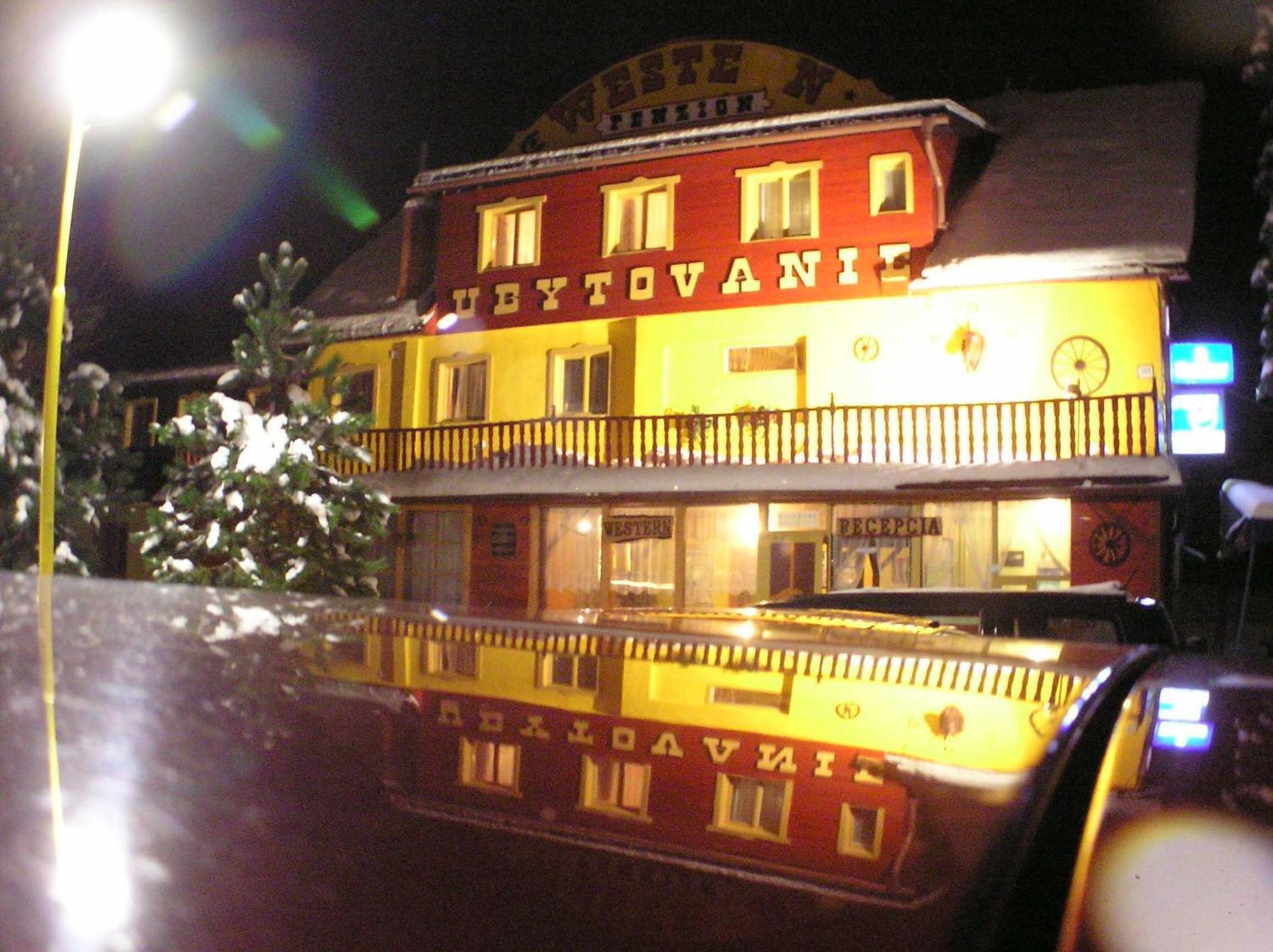 Western Penzion Ruzomberok Εξωτερικό φωτογραφία