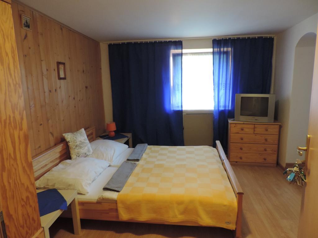 Western Penzion Ruzomberok Εξωτερικό φωτογραφία