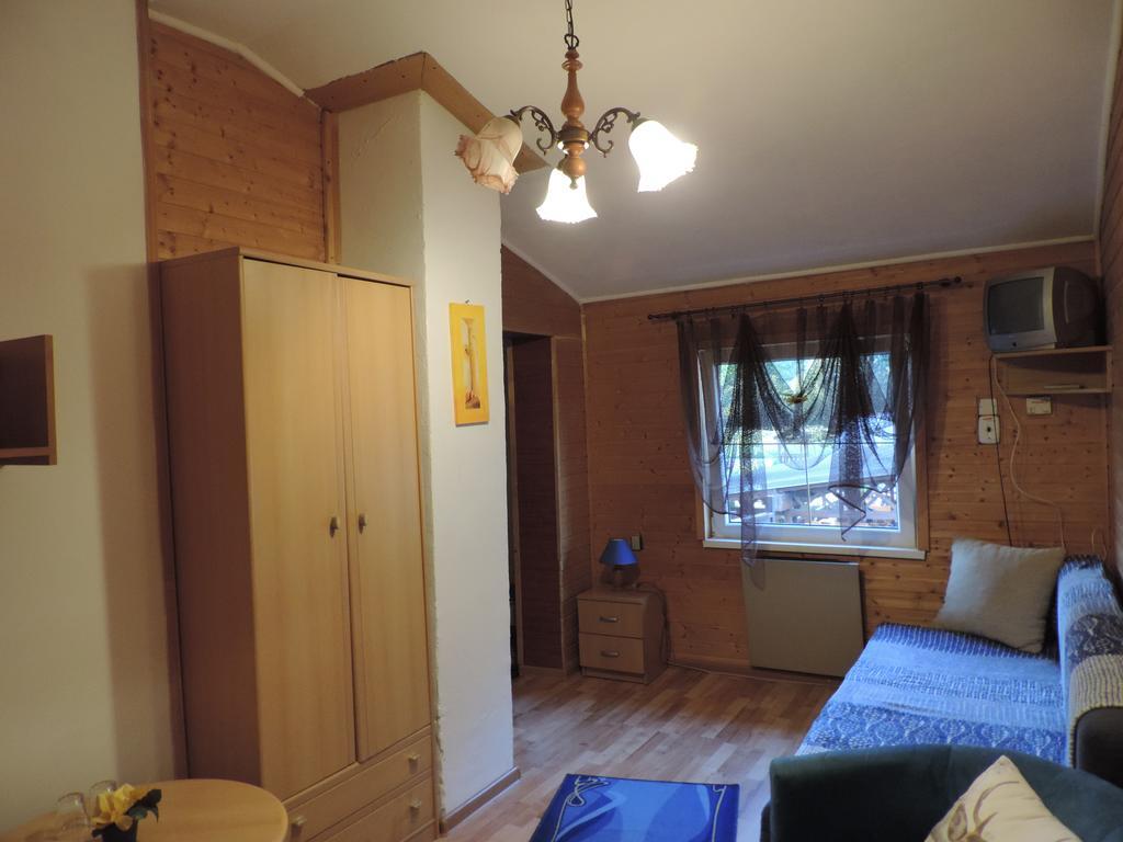 Western Penzion Ruzomberok Εξωτερικό φωτογραφία