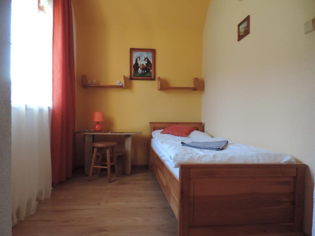 Western Penzion Ruzomberok Εξωτερικό φωτογραφία
